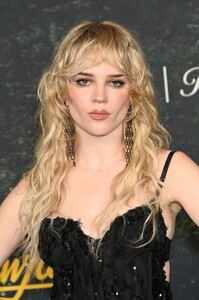 sophie-thatcher-at-yellowjackets-season-3-premiere-02.13.2025-0.jpg
