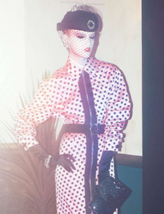 vogue-paris-2013-aout-141.thumb.png.efc45503ba8166cc0ed8f9b70f696624.png