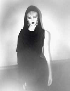 vogue-paris-2013-aout-142.thumb.png.a04511692d1f3e81e86734de0df5d90a.png