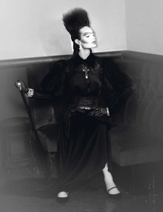 vogue-paris-2013-aout-147.thumb.png.342c833f699a70df23056ff78c2f8ac0.png