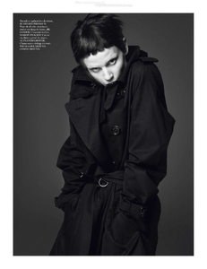 vogue-paris-2013-aout-156.thumb.png.6ed60298a3af3e05cb765af591582394.png