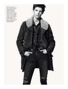 vogue-paris-2013-aout-163.thumb.png.c00169c31b87f27a57988ef96237b866.png