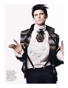 vogue-paris-2013-aout-166.thumb.png.160b493a9e8b548482d2ff074bc4b2ea.png