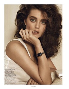 vogue-paris-2013-avril(dragged)1.thumb.jpg.d1a08e1c85b7267a486df1422569d004.jpg