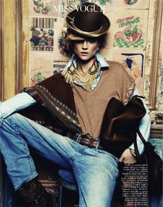 vogue-paris-2013-avril(dragged)10.thumb.jpg.d90738641c474170c600fd4bee6ba8b9.jpg