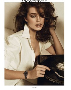 vogue-paris-2013-avril(dragged)2.thumb.jpg.53d86e778382a219679f7729619826e1.jpg