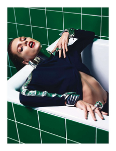 vogue-paris-2013-mars-309.thumb.png.ef4d72165ec5701e1865c29021e326e6.png