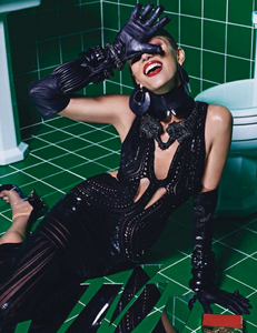 vogue-paris-2013-mars-321.thumb.png.0f7212266aead87a7fb7e838e1992677.png