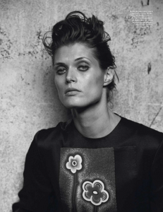 vogue-paris-2013-mars-346.thumb.png.93fbbdfdf5a67c524c5d25521134bb89.png