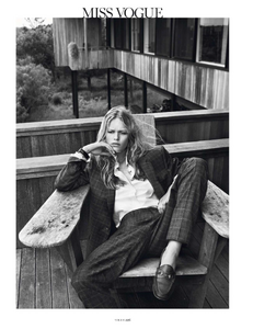 vogue-paris-2013-octobre-226.thumb.png.6cce9f95ea9d58907801f6304df2aac7.png