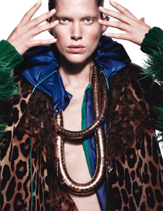 vogue-paris-2013-octobre-286.thumb.png.d429f1179ad00359664160db636e7b3e.png