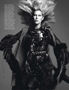 vogue-paris-2013-octobre-289.thumb.png.32ba8be4ab81d5ffdef9f659a445d7bd.png