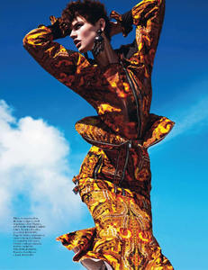 vogue-paris-2013-octobre-304.thumb.png.2852b0364e1226204d60056515bd4a1d.png
