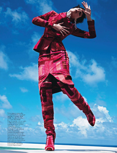 vogue-paris-2013-octobre-307.thumb.png.95f432fc1ab981f0f166c139af583260.png