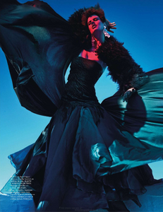 vogue-paris-2013-octobre-312.thumb.png.6a2849a787258aadfc38de2a9c6f33dc.png