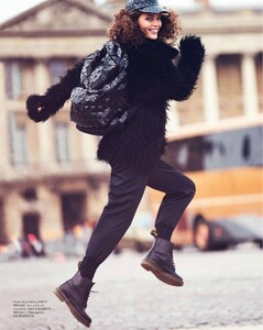 vogue-paris-2013-septembre(dragged)109.thumb.jpg.449508ca1bf01d71f18a150b6fd64db1.jpg