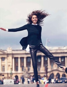 vogue-paris-2013-septembre(dragged)116.thumb.jpg.1f69954dff1689c4e4d200cd46a8a478.jpg