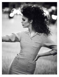 vogue-paris-2013-septembre(dragged)117.thumb.jpg.a9c53fa3375b9071e76c0fdaaf9b8568.jpg