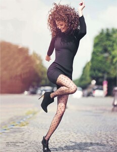 vogue-paris-2013-septembre(dragged)122.thumb.jpg.b9b53e5433c9e6e672f1ae53e98a2057.jpg