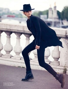vogue-paris-2013-septembre(dragged)128.thumb.jpg.47ea2a7613a39ddfa686db87a11f0f44.jpg