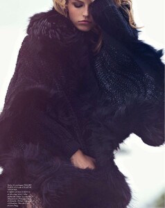 vogue-paris-2013-septembre(dragged)135.thumb.jpg.0cc9d0971dac28d488c4939b90b649b4.jpg