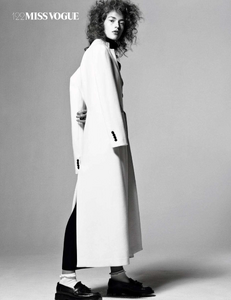 vogue-paris-2015-aout-122.thumb.png.d6584f8e11bdf608129e71b5c99b15d8.png