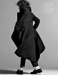 vogue-paris-2015-aout-124.thumb.png.9e788a30f61670f114d9e71495f46202.png