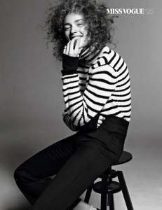 vogue-paris-2015-aout-125.thumb.png.eaf1f0f6967ee0f8a59edabc786dabd0.png