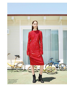 vogue-paris-2015-aout-165.thumb.png.664dd420b4268b90a2c476fc89997b67.png