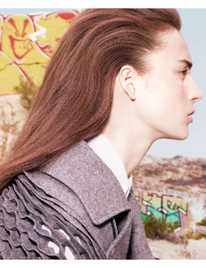 vogue-paris-2015-aout-177.thumb.png.a99c400f1580902277ff9435d487b305.png