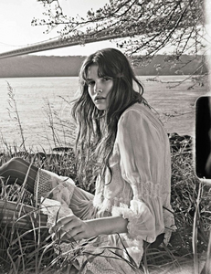 vogue-paris-2015-aout-201.thumb.png.177274348a840c47c762e42d58cb97fd.png