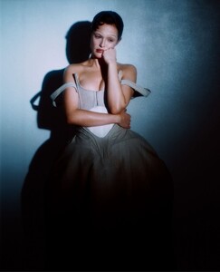 zoey-deutch-graces-the-cover-of-cero-magazine-2025-16.jpg