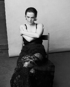zoey-deutch-in-numero-netherlands-january-2025-12.jpg
