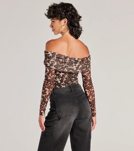 06001-5468_2_LEOPARD_TrendyChicLeopardPrintMeshOffTheShoulderTop_1594x1800_crop_center.jpeg