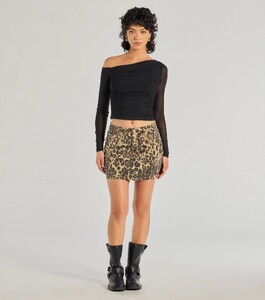 06001-5616_3_BLACK_SultryFaveSheerMeshLongSleeveTop_1594x1800_crop_center.jpeg