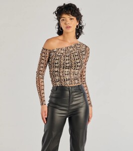 06001-5617_1_SNAKE_BoldEdgeSnakePrintMeshLongSleeveTop_1594x1800_crop_center.jpeg