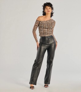 06001-5617_3_SNAKE_BoldEdgeSnakePrintMeshLongSleeveTop_1594x1800_crop_center.jpeg