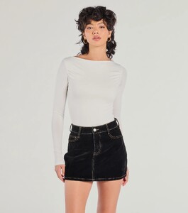 06001-5621_1_OFF_20WHITE_CuteBasicBoatNeckLongSleeveCropTop_1594x1800_crop_center.jpeg