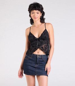 06001-5727_1_BLACK_SultryElementVNeckFloralVelvetCropTop_633x715_crop_center.jpeg