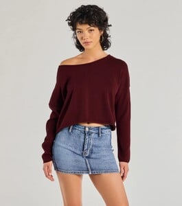 06005-2204_1_BURGUNDY_ClassicChicAsymmetricalCroppedPulloverSweater_1594x1800_crop_center.jpeg