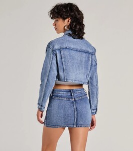 06203-0560_2_DENIM_TrendyClassicCroppedDenimJacket_1594x1800_crop_center.jpeg