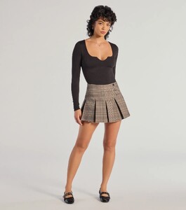 06403-1080_1_TAUPE_SoRetroPleatedPlaidSkort_1594x1800_crop_center.jpeg