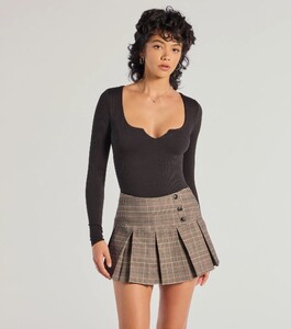 06403-1080_4_TAUPE_SoRetroPleatedPlaidSkort_1594x1800_crop_center.jpeg