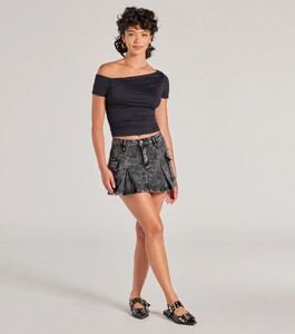 06601-0215_3_BLACK_ChannelCuteMidRisePleatedDenimMiniSkirt_84becd9d-3819-4f96-aa4e-6583eba007db_1594x1800_crop_center.jpeg