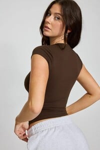 100095414_4DD_alt2_1920x2880.jpg