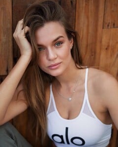 [2020.02.29] josephineskriver_87854877_2598651417072854_4570388614419075669_n.jpg