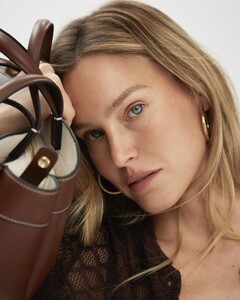 2025-CastroFashion-01-045.thumb.jpg.eda1caf799018885216d16a1e4564398.jpg