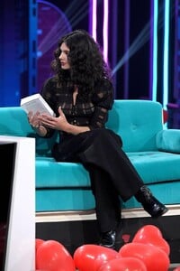 2025DevaCasselTVShowCattelanisheretonight004.thumb.jpg.53d50851da7042efc8c2c73407f16d42.jpg