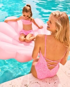 [2025.02.10] lillypulitzer_476514059_18484939258040605_6954439372615199336_n.jpg