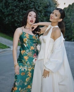 [2025.03.01] victoriajustice_481430402_18579903652006824_5342767965323316292_n.jpg